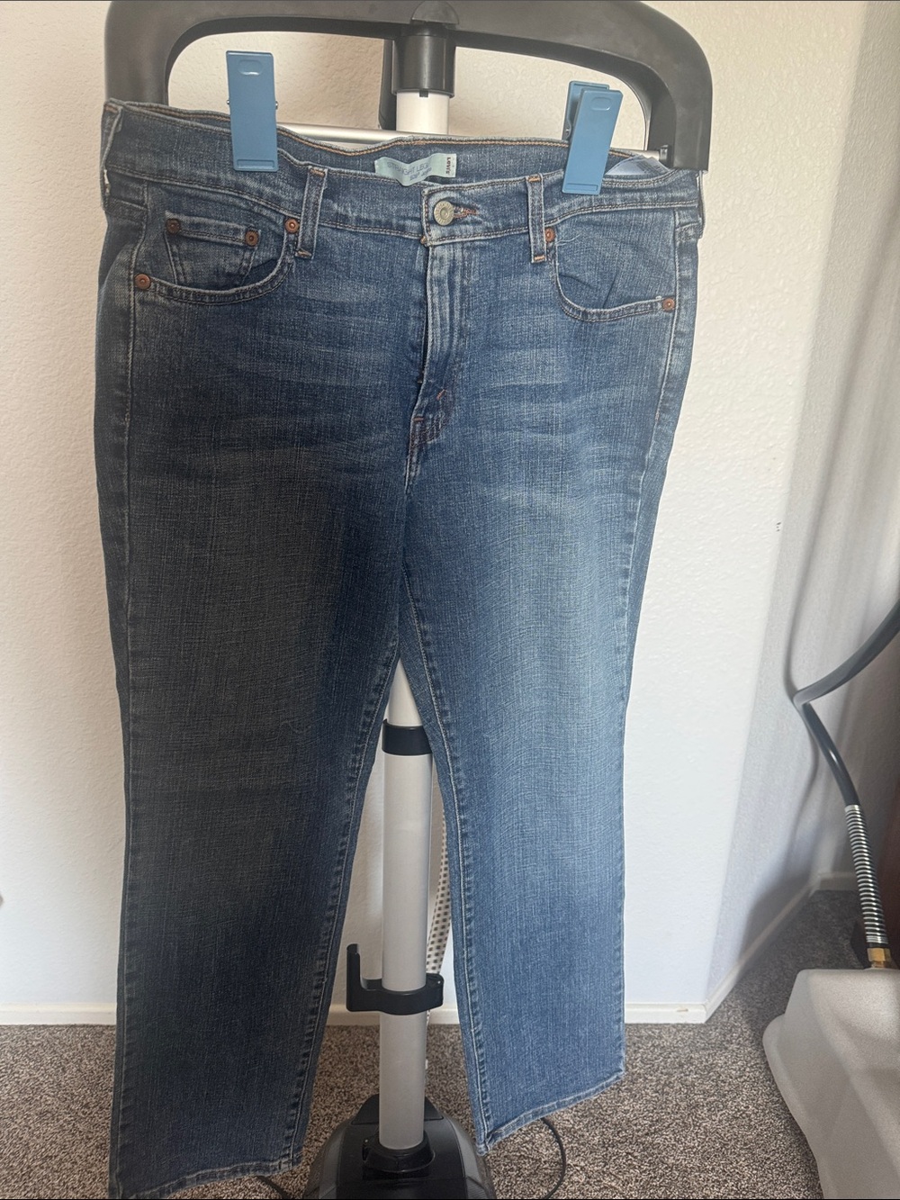 Levi's Women's Straight-Leg Jeans in Faded Blue